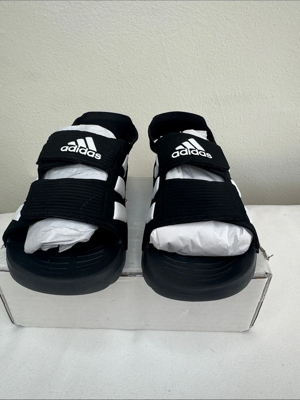 Adidas Black and White Kids' Hook-and-Loop Sport Sandals Sz 12K.
